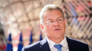 UE considera imponer aranceles de 25% de represalia a Trump