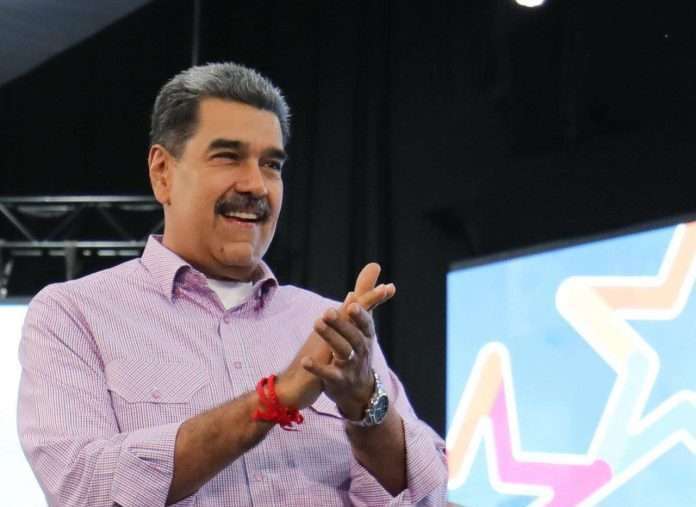 Maduro: en 30 días deben estar instaladas todas las salas de autogobierno comunal