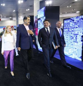 Maduro: motor de telecomunicaciones ha crecido en un 7 por ciento