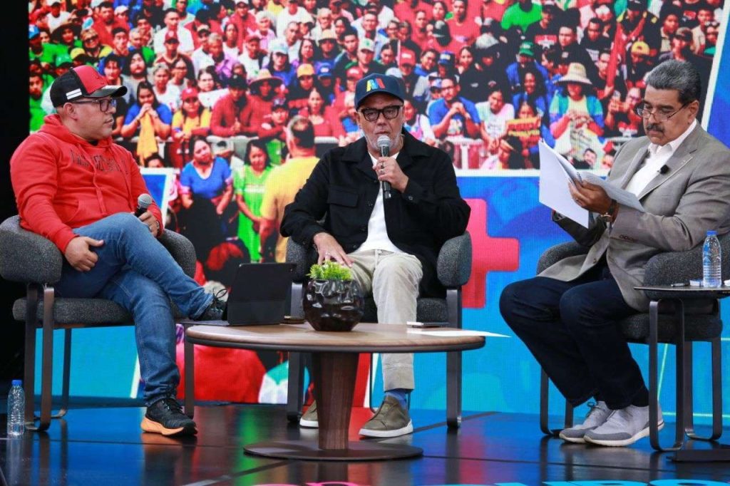 Maduro pide a candidatos hacer una campaña de diálogo, conversación y movilización local