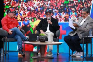 Maduro pide a candidatos hacer una campaña de diálogo, conversación y movilización local