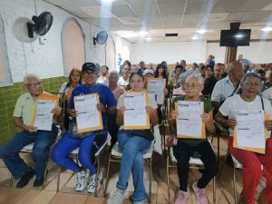 Más de 80 familias reciben sus títulos de propiedad en Ocumare del Tuy 