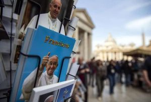 Nuevo jerarca de la Iglesia Católica se decidirá entre 135 cardenales