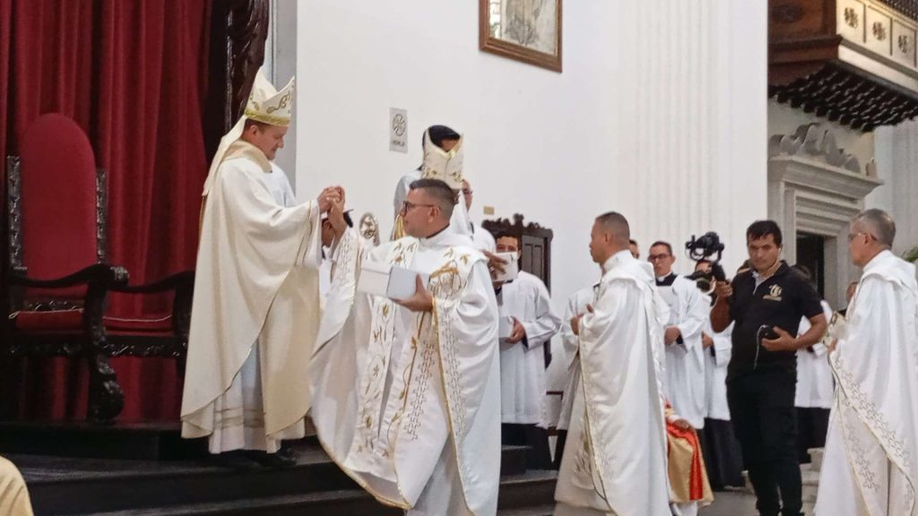 Párrocos del Táchira renuevan las promesas sacerdotales durante misa Crismal