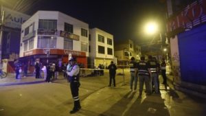 El terrible mensaje que dejaron sobre el cadáver de un venezolano acribillado en Perú