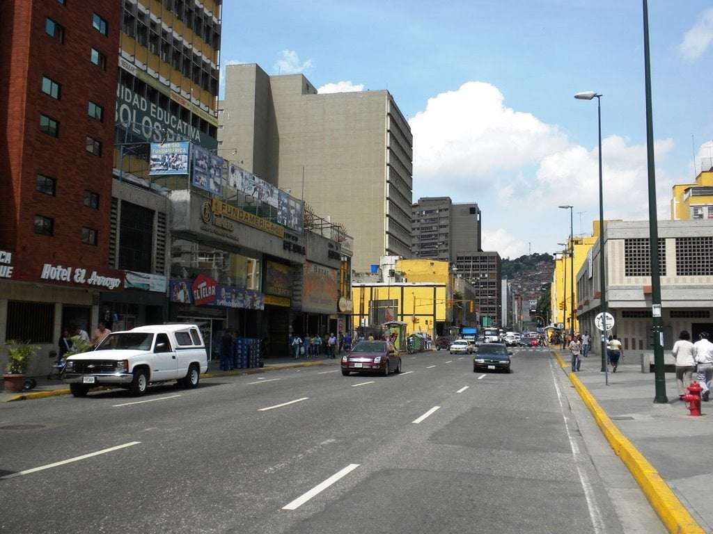 Por rumbas y filtraciones denunció a vecino en Santa Teresa