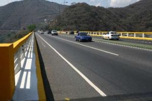 Rehabilitan juntas de dilatación en los viaductos de la Autopista Caracas-La Guaira