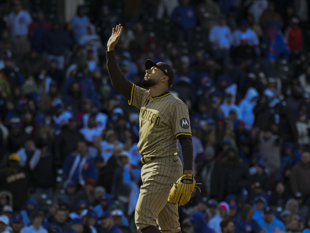 Robert Suárez se une a Eckersley en singular hazaña