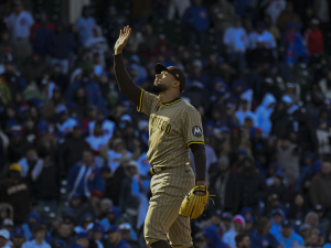 Robert Suárez se une a Eckersley en singular hazaña