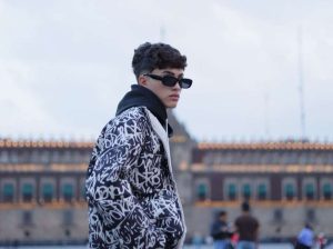 Sese sorprende por partida doble con 'Lonely' e 'Indeciso'