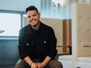 Venezolano Endry Vásquez se restea con la música cristiana