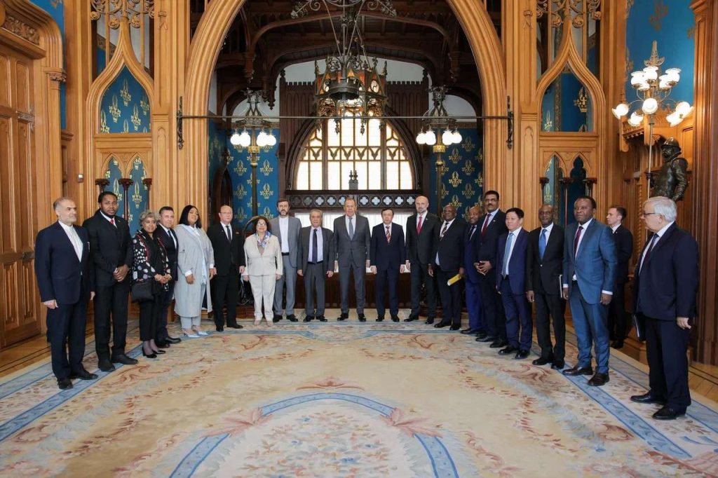 Venezuela reiteró en Moscú su compromiso con defensa de Carta de la ONU