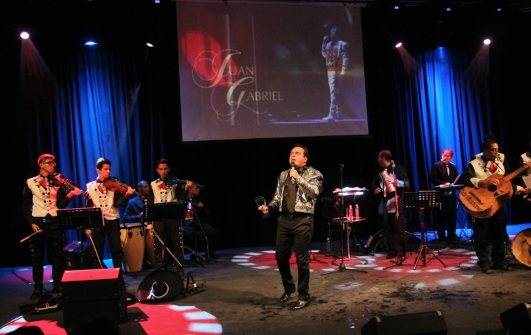 Para celebrar el Día de las Madres, Ricardo De Castro revive al Divo de Juárez con “Siempre Juan Gabriel”