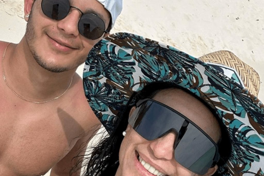 Xander, el hijo menor de Karina, incursiona en la música