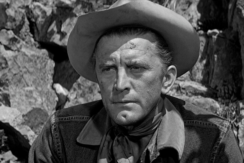 Ni 'Espartaco', ni 'Senderos de gloria'. Kirk Douglas siempre dijo que su mejor película era un western tan apasionante como insólito: 'Los valientes andan solos'