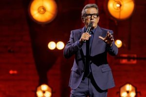 Lo nuevo de Andreu Buenafuente es un show entretenido, pero le faltan cosas por pulir y tiene un gran enemigo: Montoya