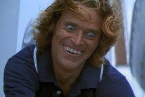 "Se burlan de mi actuación". Willem Dafoe lleva la contraria a Sandra Bullock y defiende una película que muchos destrozaron: 'Speed 2'