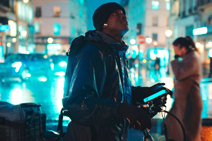 Si Ken Loach recibiera el encargo de hacer un thriller urbano y trepidante, se parecería a ‘La historia de Souleymane’