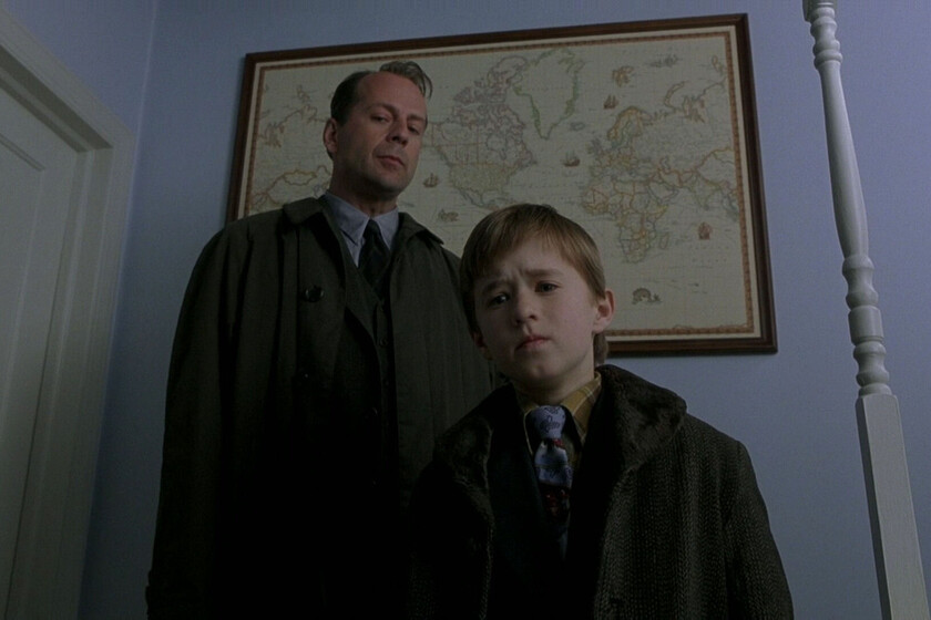 Hoy en TV, la magnífica película con la que M. Night Shyamalan convirtió un recurso narrativo en un fenómeno pop: 'El sexto sentido'