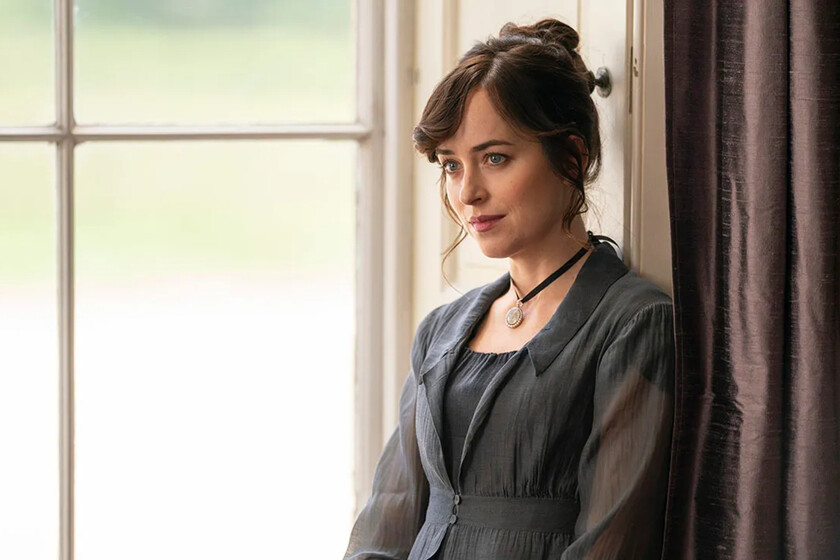 "Los jefes de los estudios no quieren hacer cosas diferentes". Dakota Johnson está convencida de que hay que tomar riesgos si queremos que el cine sobreviva