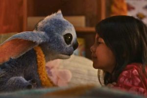 'Lilo y Stitch' (2025), crítica | Es casi un calco de la película original que no se avergüenza del cartoon y del slapstick. Para mi sorpresa, Disney ha dado en el clavo