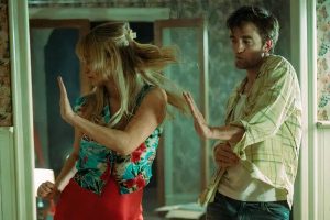 Jennifer Lawrence y Robert Pattinson se destruyen con una relación tóxica en la nueva película de Lynne Ramsay, que podría haber sido un corto