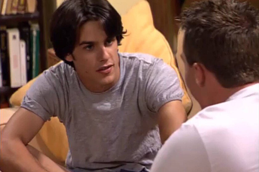 Fernando y Mauri no fueron la primera pareja gay en la televisión española. Les adelantaron tres años antes en una mítica serie adolescente