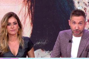 Ni la marcha de Ana Rosa ni 'La familia de la tele' han dado el golpe mortal a 'Tardear'. El futuro del sustituto de 'Sálvame' ya llevaba tiempo en peligro