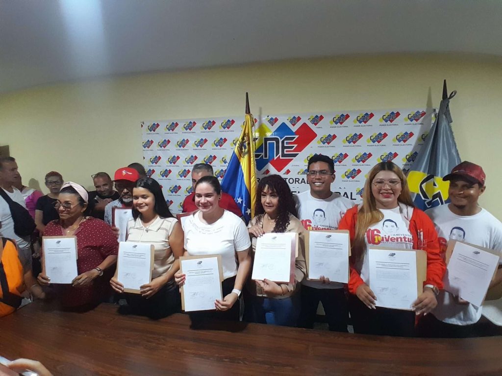 Alberto Galíndez recibe acreditación como gobernador de Cojedes