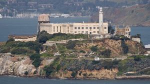 Donald Trump ordenó la reapertura y ampliación de la icónica prisión de Alcatraz