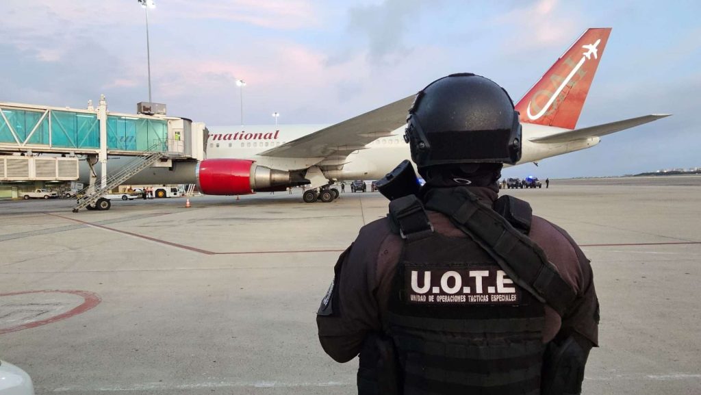 Arribó un nuevo vuelo con 90 migrantes venezolanos desde EEUU