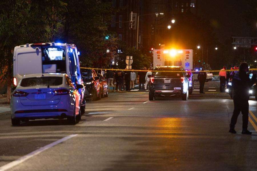 Asesinan a tiros a dos empleados de la embajada de Israel cerca del Museo Judío en Washington