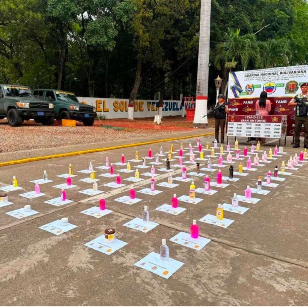Atraparon a una mujer que llevaba 51 kilos de cocaína