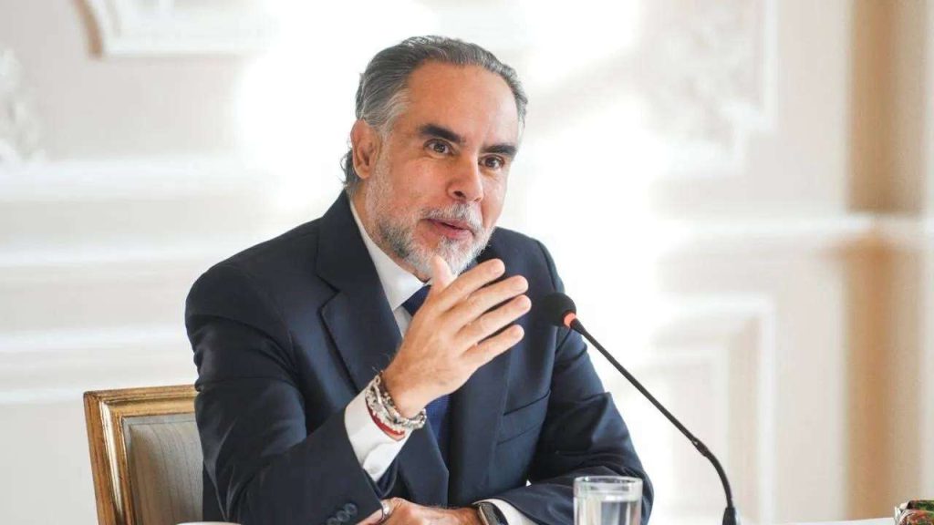 Benedetti denuncia «fraude» del Senado para «hundir» la consulta a reforma laboral