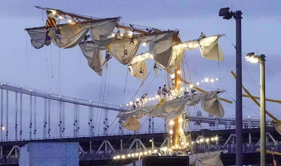 Al menos 2 muertos y 19 heridos