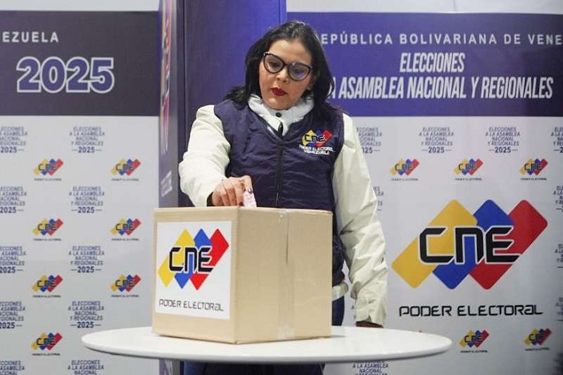 CNE presentó herradura electoral para los comicios del 25 de mayo