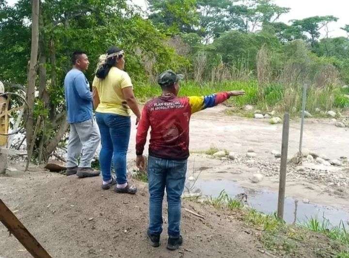 Comunas Yukpas construyen dos puentes en la Sierra de Perijá