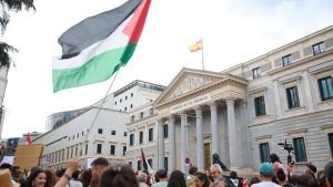 Congreso de España aprueba embargo de compra de armas a Israel