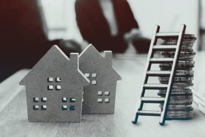 Luis Bautista Garrido Palacios - ¡Conócelas! Estrategias Clave para la Gestión de Proyectos Inmobiliarios en Tiempos de Crisis Económica - FOTO