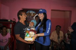 Dieron combos de alimentos y desayunos a abuelos roscianos en Guárico