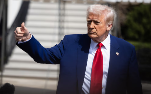 Donald Trump declaró que EEUU negocia con China un 'reinicio total' de las relaciones comerciales