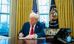 Donald Trump anunció un arancel del 100% para todas las películas producidas fuera de EEUU: 'Hollywood está siendo devastado'