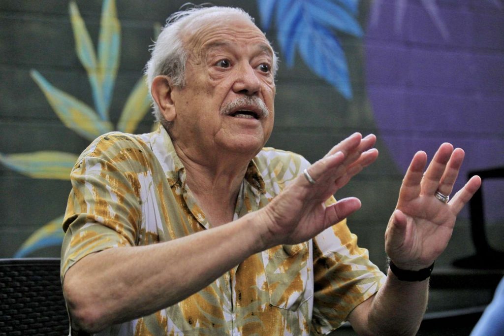 “Escribo historias que conflictúan al público”