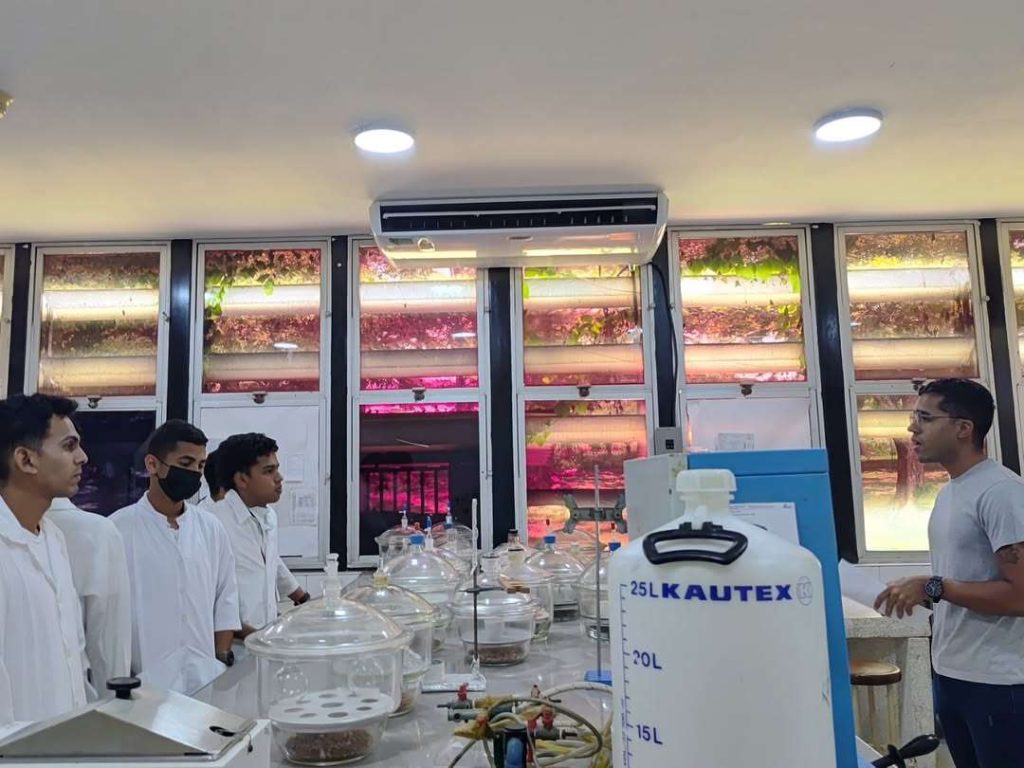 Estudiantes de la Unefa refuerzan conocimientos sobre ingeniería de alimentos