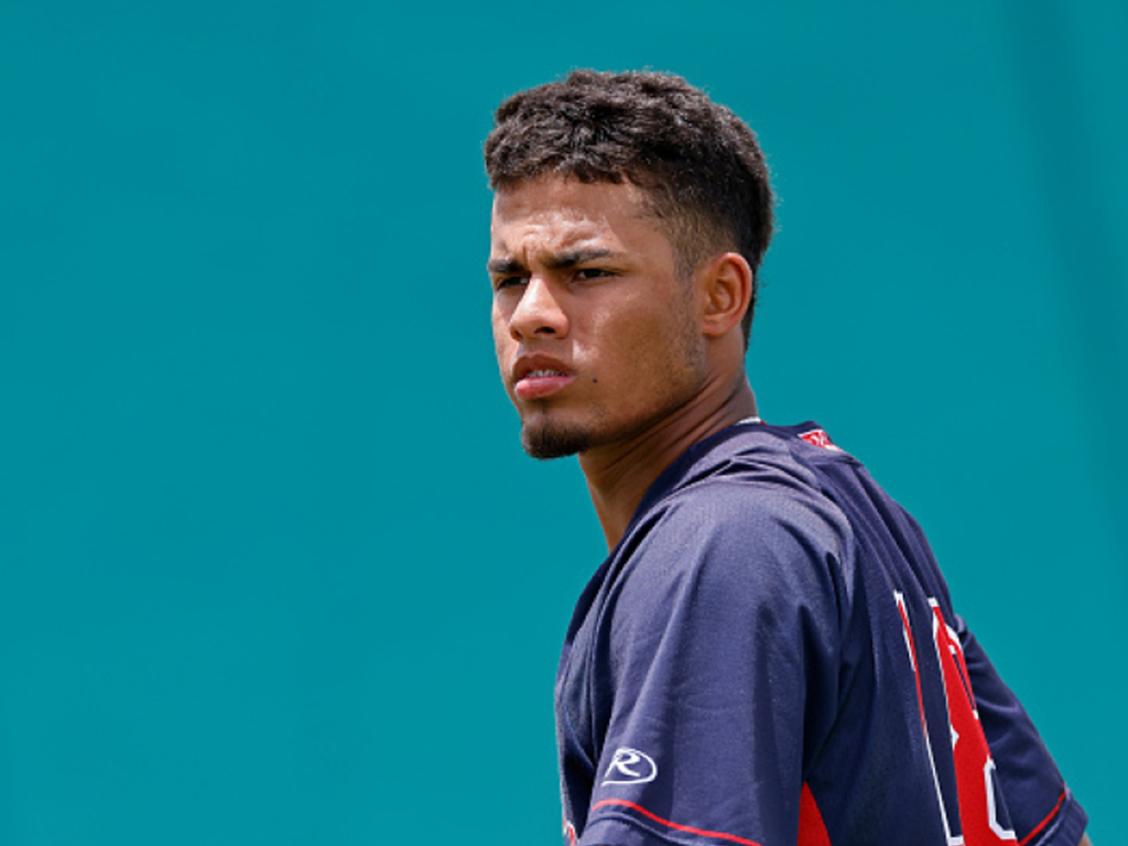 Franklin Arias sube 19 puestos en Top-100 de prospectos