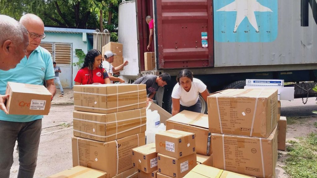 Gobierno entrega más de 762.000 insumos médico-quirúrgicos en La Guaira