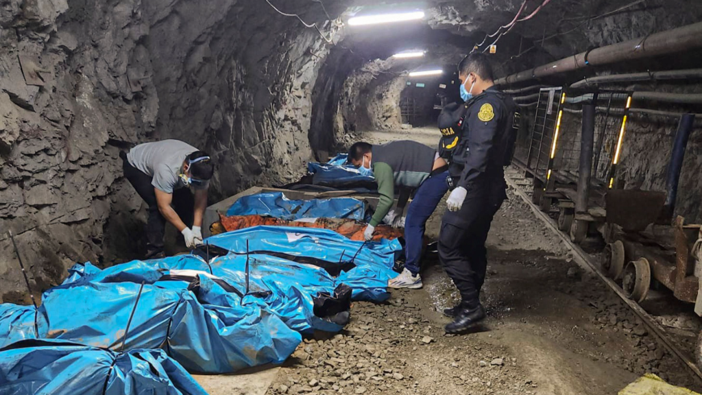 Hallan muertos a los 13 trabajadores de minera secuestrados en Perú