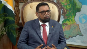 Presidente de Guyana asegura que sus tropas 'están listas' para defender 'cada pulgada' del país