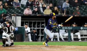 Jackson Chourio se proyecta a igualar una hazaña de Alex Rodríguez en la MLB