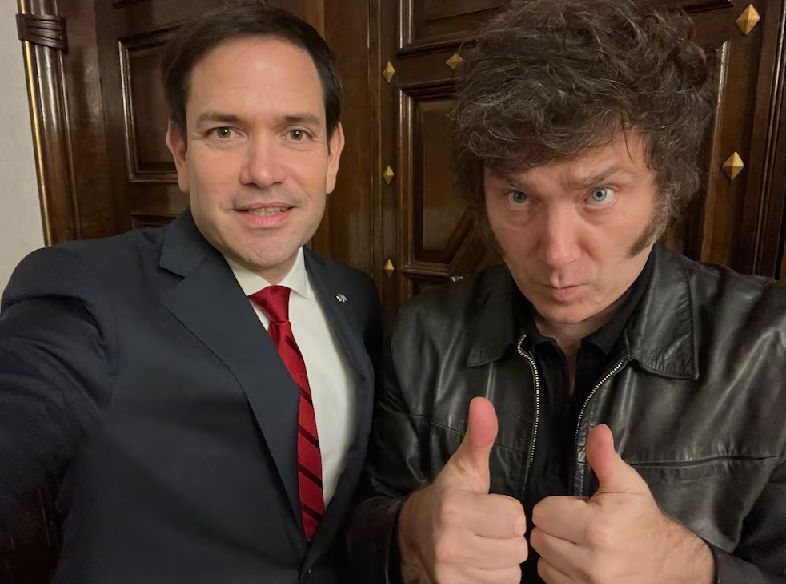 Milei celebró la liberación de los refugiados en Caracas y agradeció a Estados Unidos por la operación